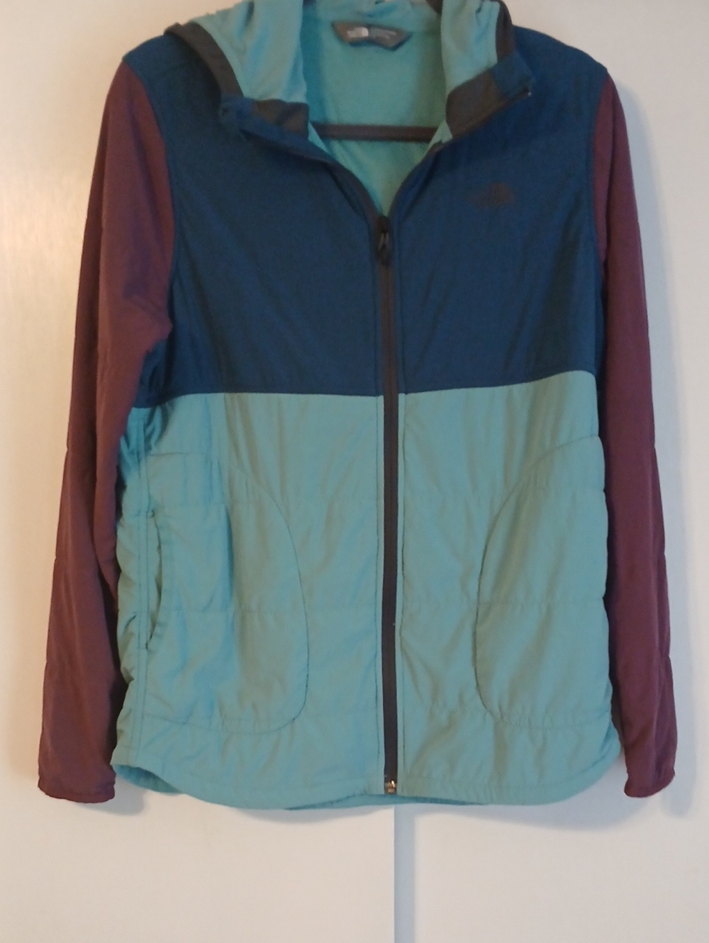 The North Face "Colorblock" Hooded Lightweight Jacket in Size L